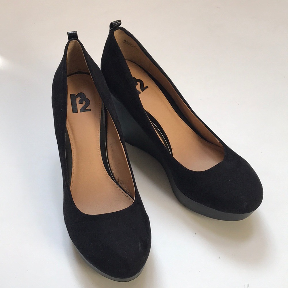 R2 Larisa Suede Wedges